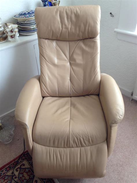 Cream Leather Electric Swivel Recliner Armchair In Eaglesham Glasgow