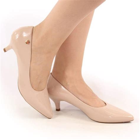 Scarpin Nude Salto Baixo Total Confort em Promoção na Americanas