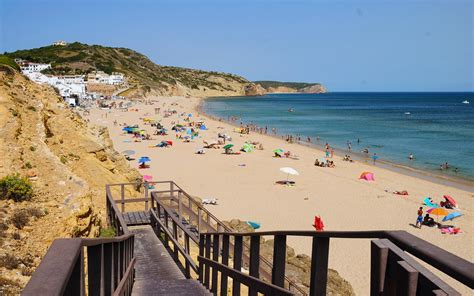 Praia da Salema / Algarve / Portugal // World Beach Guide