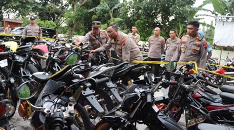 Bubarkan Balap Liar Polres Demak Amankan Puluhan Motor