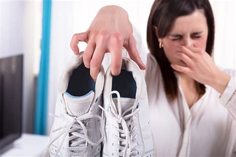 Smelly shoes? How to keep them smelling fresh and clean | Little Aussie Communities