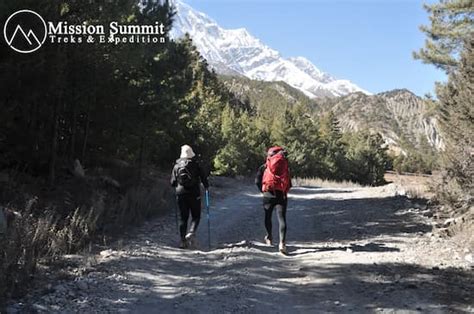 Annapurna Circuit Trek With Tilicho Lake 16 Days Package