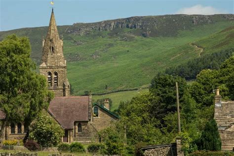 Charming Edale in the Peak District National Park | 7.5 Mile Walk