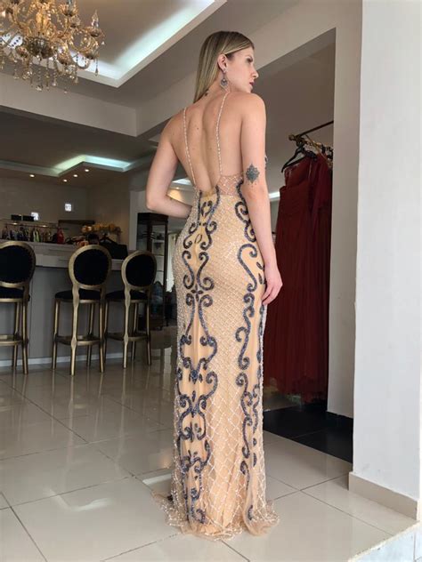 Vestido De Festa Longo Inteiro Bordado Em Prata Fundo Nude Para Madrinhas Formandas M E