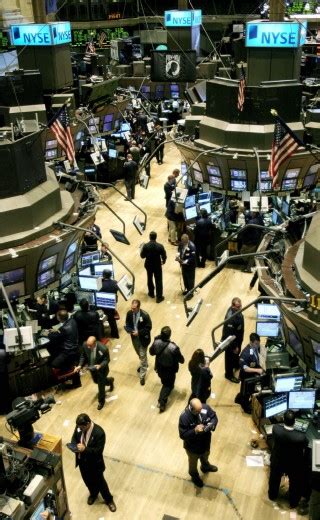 Resultados Mixtos En Wall Street Por Caída En La Venta Viviendas