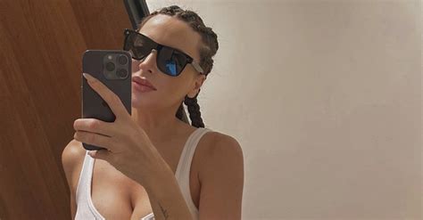 Marialuisa Jacobelli più sexy che mai forme davvero mozzafiato in bikini