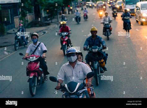 Peak hour traffic hi-res stock photography and images - Alamy