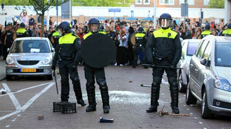 16 Mensen Opgepakt Tijdens Rellen In Den Haag