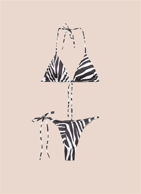 El bikini animal print que María Pombo luce en Mallorca y otros 11 diseños que favorecen a todas