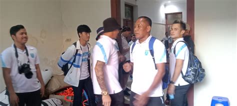 Laga Tunda Gresik United Vs Persela Lamongan Akan Digelar Di Stadion