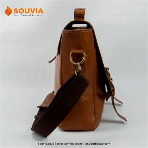 Tas Selempang Kulit Asli Souvenir Kantor Premium Souvia