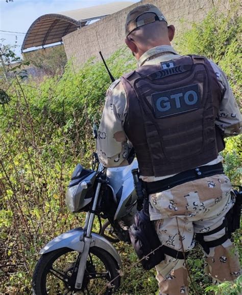 Pol Cia Militar Localiza Moto Roubada Dentro De Matagal No Bairro