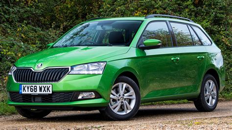 Download Vehicle Škoda Fabia 4k Ultra HD Wallpaper