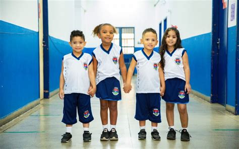 Prefeitura inicia entrega de novos uniformes escolares Itaguaí O Dia