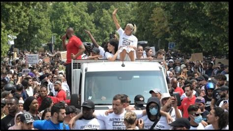 Une marche blanche pour honorer la mémoire de Nahel Worldnewsmedias