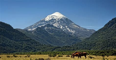 Polémica Por La Propuesta De Que El Volcán Lanín Sea Declarado Sitio