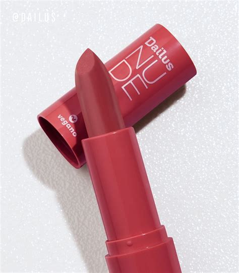 BATOM BRILHO NUDE 10 NÃO ME COMPARE Lipstick Makeup Coral