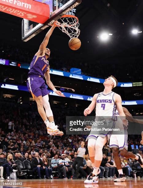 Devin Booker Dunking Photos and Premium High Res Pictures - Getty Images