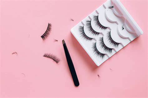 A Guide to Understanding Different Types of Lashes - Free Bunni