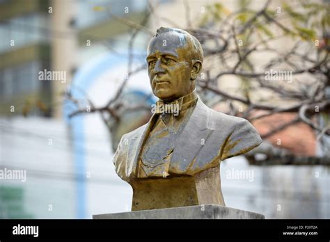 Getúlio Vargas Aracaju Se - Busto do Ex-presidente do Brasil Getulio Vargas na pra a de mesmo nome ...