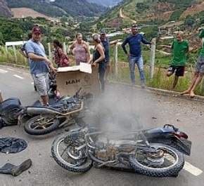 Motociclista bate de frente em moto e morre em Afonso Cláudio