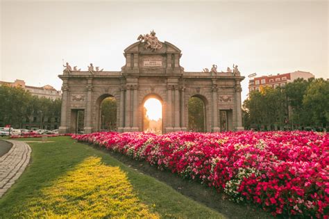 España necesita menos turistas, pero "mejores"