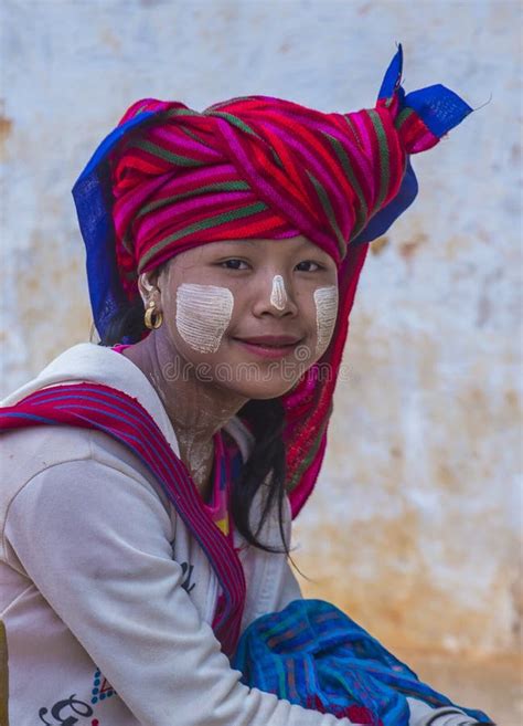 Intha Tribe People In Myanmar Editorial Stock Image Image Of Kayan