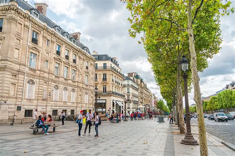 Paris Une Petite Fille De 12 Ans Agressée Sexuellement Sur Les Champs