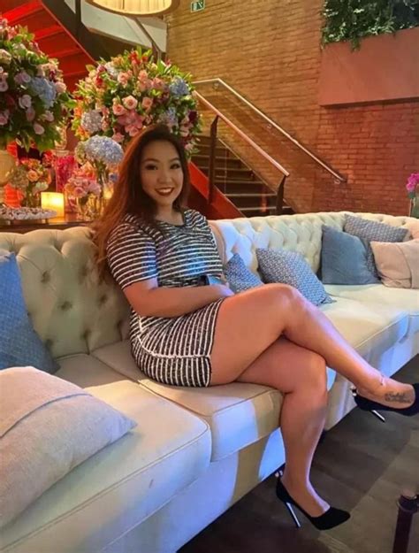 Asian Babe R Crossedlegs