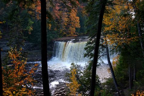 Upper Tahq 1106 Upper Tahquanemon Falls In Michigan S Uppe Flickr