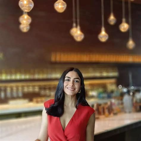 Pin By Ronak Patel On A Mrunal Thakur Indian Actress Hot Pics