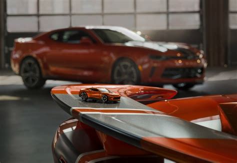 Camaro Hot Wheels Edición 50 Aniversario un juguete para grandes Parabrisas