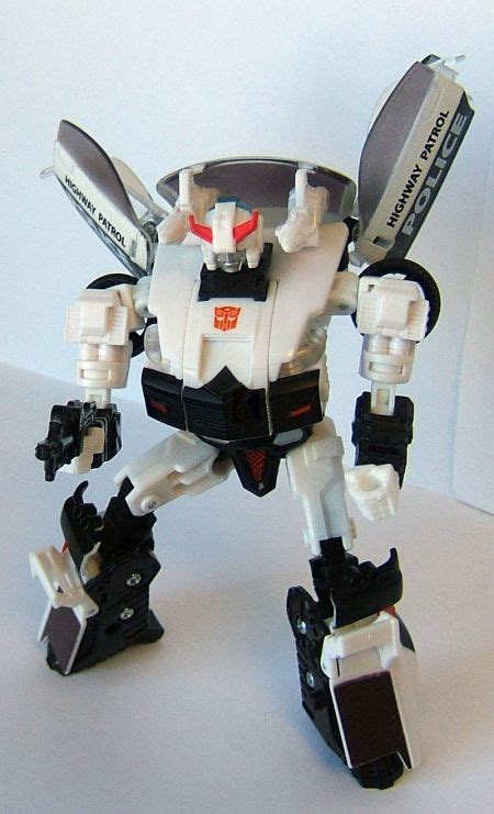 Transformers Universe Classic Prowl