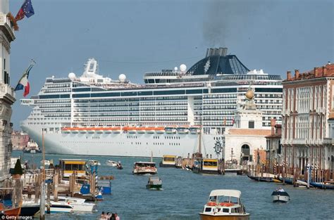 Los Mejores Cruceros Gay Crucero Gay por RSVP de Vacaciones Navío MSC Divina Destino