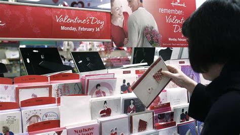 What's the history behind Valentine's Day cards?