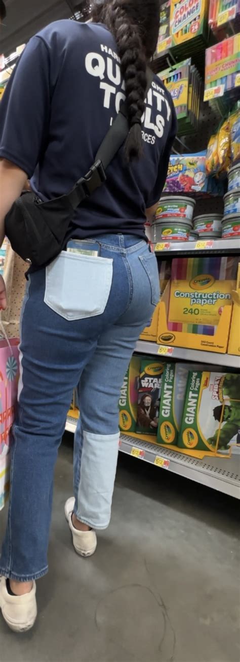 Slim Bubble Latina In Colored Jeans Up Close Oc Tight Jeans Forum