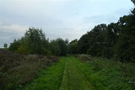 Path On Heslington East Ds Pugh Cc By Sa Geograph Britain And