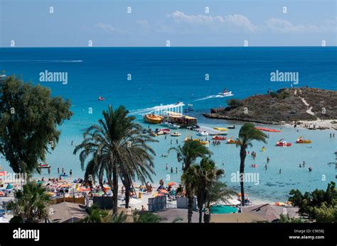 Wassersport Am Nissi Beach Ayia Napa Zypern Stockfotografie Alamy