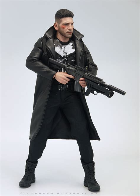 Toyhaven Hot Toys Th Scale Jon Bernthal The Punisher Action Figure And His Cache Arsenal