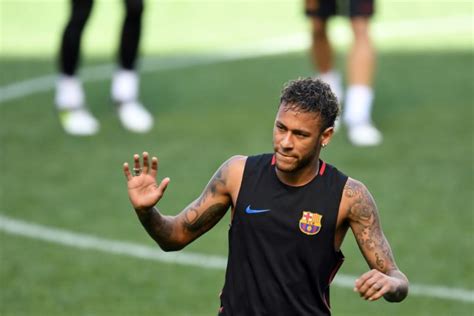 Neymar diz sim ao PSG e acerta contrato de mais R 110 milhões por