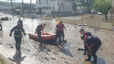 Pericol uriaș în estul țării E cod roșu de inundații pe mai multe