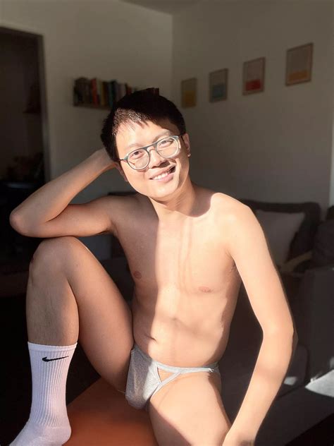 Socks Or No Socks Nudes Gaysiansgonewild NUDE PICS ORG