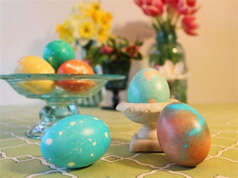 18 Easy Easter Egg Decorating Ideas | HGTV