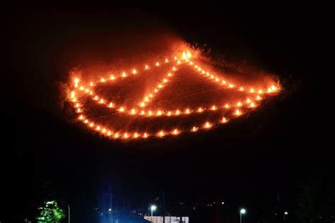 五山送り火 舟形 夜空をそめる炎と賀茂川の水鏡 京都もよう Kyoto Moyou