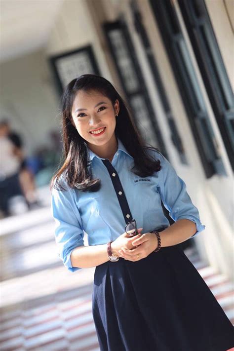 Gặp lại hot girl xứ Nghệ bắn liên thanh 7 thứ tiếng