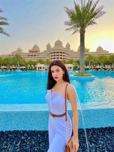 Avneet Kaur Share Dubai Pics Nhm Satara Recruitment