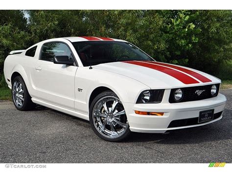 2006 Performance White Ford Mustang GT Premium Coupe 69905390 Photo 4