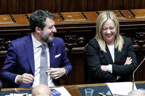 Sondaggi Politici Fratelli D Italia Sfonda Il Anche La Lega In