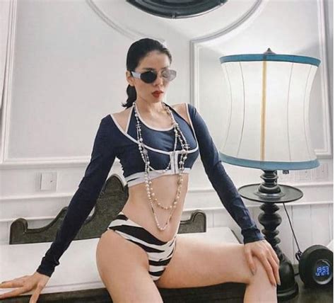 L Quy N Khoe Lo T Nh Bikini N Ng B Ng Khi Vi Vu V I Con Trai Ph Qu C V Ng B Ng Ch Ng Sau