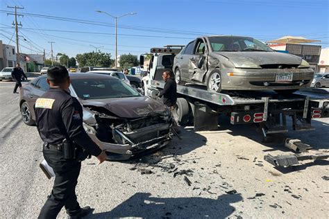 Torre N Conductor Se Pasa Un Sem Foro En Rojo Y Provoca Accidente